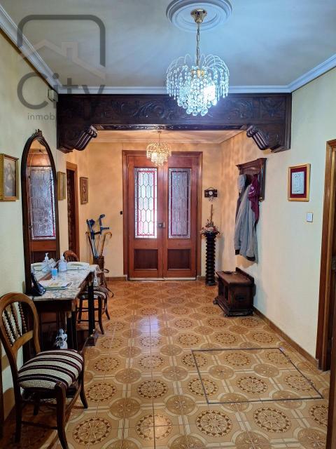 Casa de 137 m<sup style='color: #FFF;'>2</sup> con 5 habitaciones y 2 baños en Becerril de Campos.
