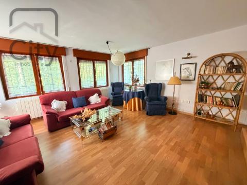 Casa de 119 m<sup style='color: #FFF;'>2</sup> con 3 habitaciones y 2 baños en Grijota.