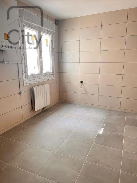 Piso de 116 m<sup style='color: #FFF;'>2</sup> con 3 habitaciones y 2 baños en Palencia.
