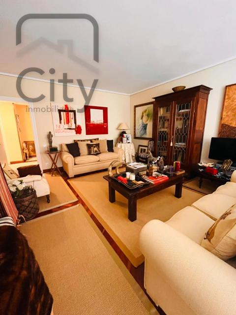 Piso de 105 m<sup style='color: #FFF;'>2</sup> con 2 habitaciones y 2 baños en Santoña.