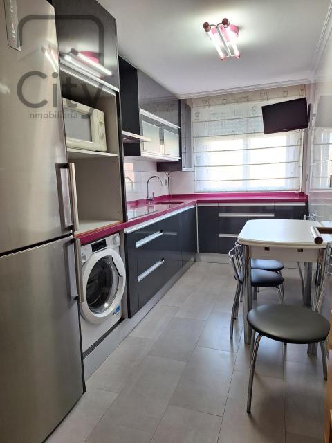 Piso de 69 m<sup style='color: #FFF;'>2</sup> con 3 habitaciones y 2 baños en Palencia.