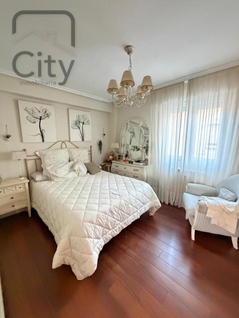 Piso de 100 m<sup style='color: #FFF;'>2</sup> con 4 habitaciones y 2 baños en Palencia.