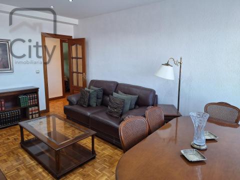 Piso de 113 m<sup style='color: #FFF;'>2</sup> con 4 habitaciones y 2 baños en Palencia.