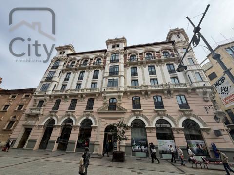 Piso de 83 m<sup style='color: #FFF;'>2</sup> con 2 habitaciones y 1 baños en Palencia.