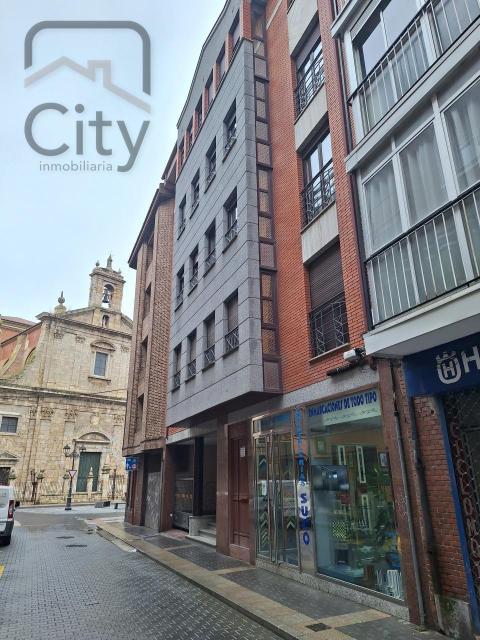 Piso de 113 m<sup style='color: #FFF;'>2</sup> con 4 habitaciones y 2 baños en Palencia.