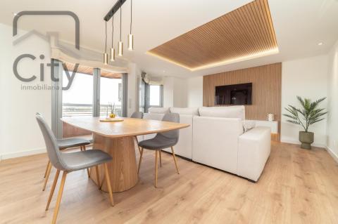 Piso de 152 m<sup style='color: #FFF;'>2</sup> con 4 habitaciones y 2 baños en Palencia.