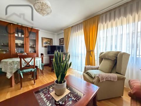 Piso de 92 m<sup style='color: #FFF;'>2</sup> con 3 habitaciones y 1 baños en Palencia.
