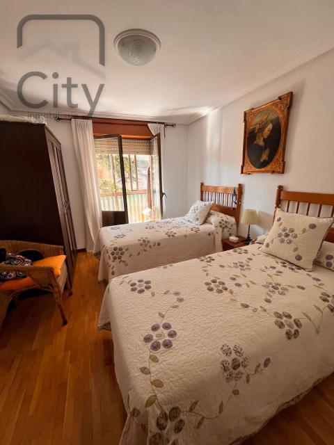 Piso de 95 m<sup style='color: #FFF;'>2</sup> con 3 habitaciones y 1 baños en Palencia.