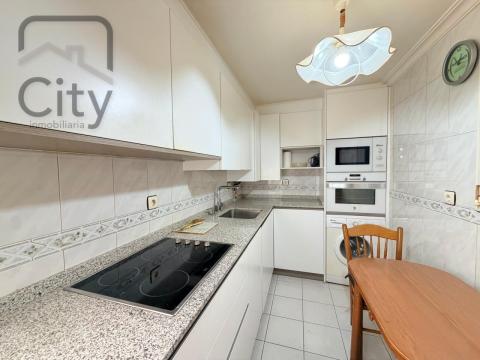 Piso de 98 m<sup style='color: #FFF;'>2</sup> con 3 habitaciones y 2 baños en Palencia.